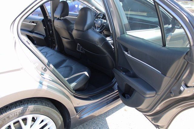2018 Toyota Camry Hybrid XLE photo 20