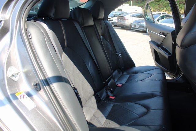 2018 Toyota Camry Hybrid XLE photo 21