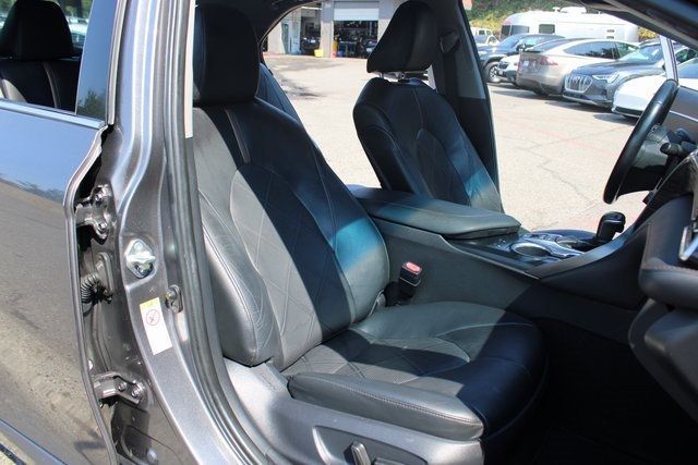 2018 Toyota Camry Hybrid XLE photo 23