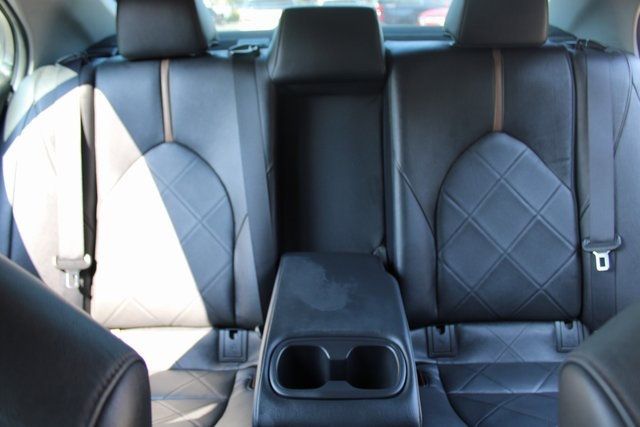 2018 Toyota Camry Hybrid XLE photo 26