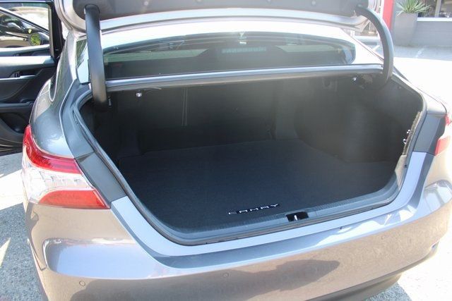 2018 Toyota Camry Hybrid XLE photo 27