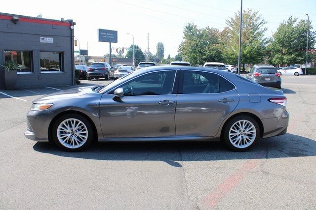2018 Toyota Camry Hybrid XLE photo 6