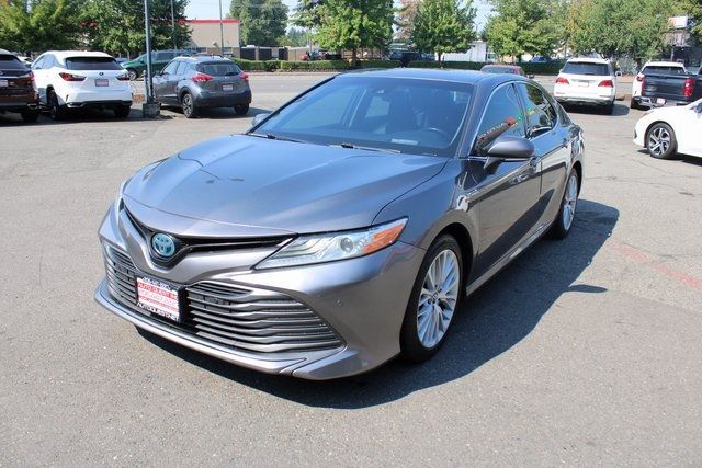 2018 Toyota Camry Hybrid XLE photo 7
