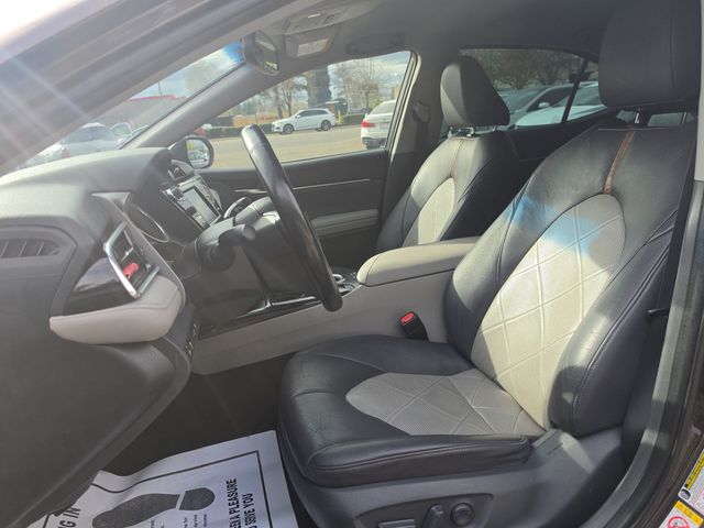 2018 Toyota Camry Hybrid XLE CVT - 23010544 - 8