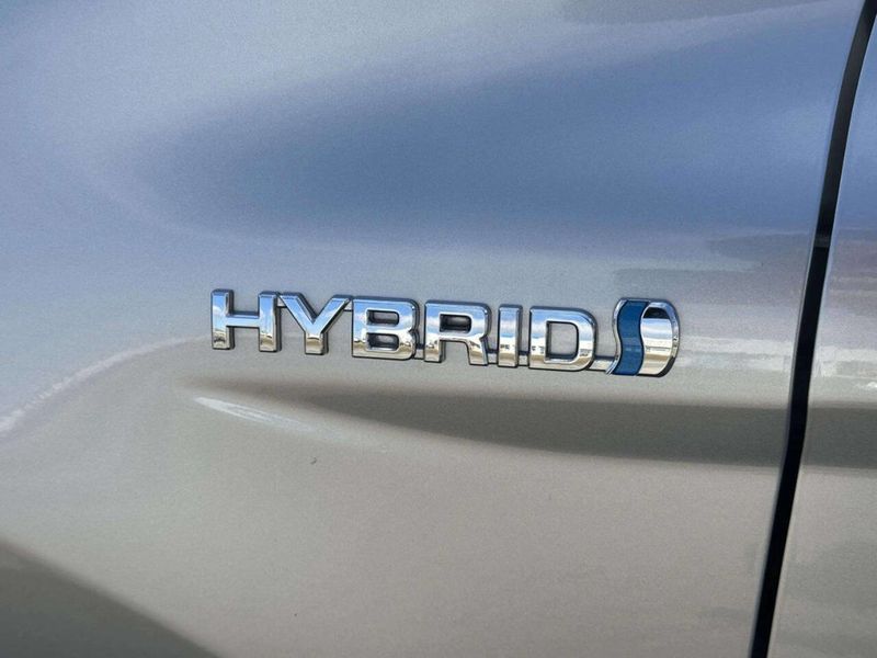 2018 Toyota Camry Hybrid XLE CVT - 22992727 - 12