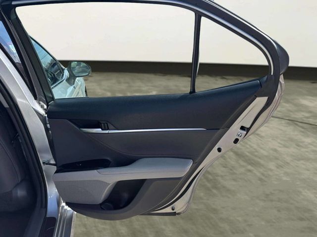 2018 Toyota Camry Hybrid XLE CVT - 22992727 - 18