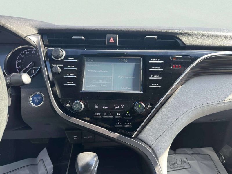 2018 Toyota Camry Hybrid XLE CVT - 22992727 - 21