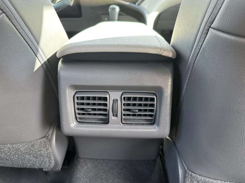 2018 Toyota Camry Hybrid XLE CVT - 22992727 - 23