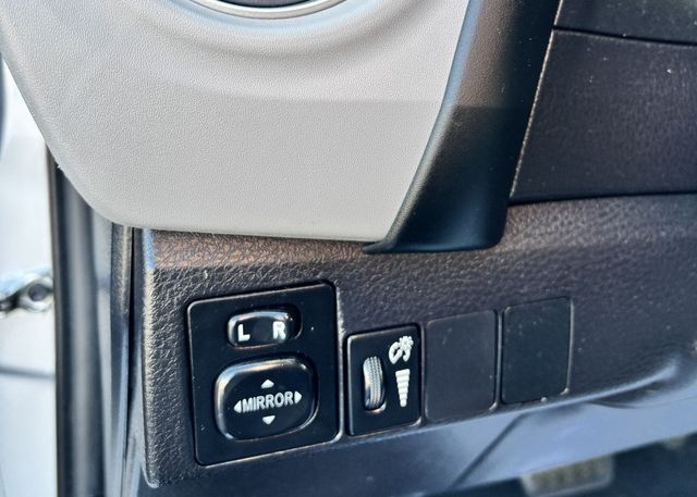 2018 Toyota Corolla  - 23100041 - 13
