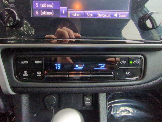 2018 Toyota Corolla L CVT - 22978554 - 18