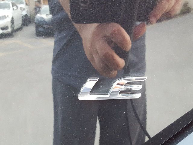 2018 Toyota Corolla LE - 18042629 - 8