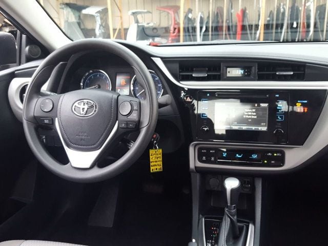 2018 Toyota Corolla LE - 18064492 - 10