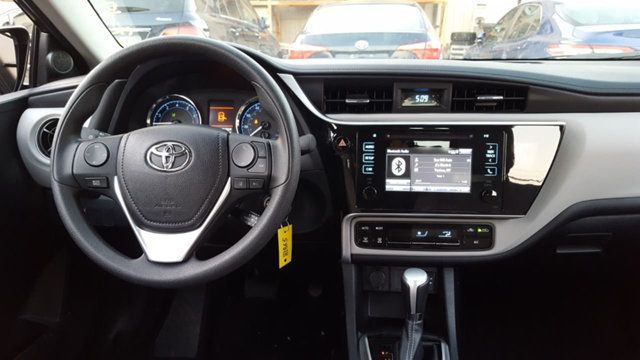 2018 Toyota Corolla LE - 18064632 - 10