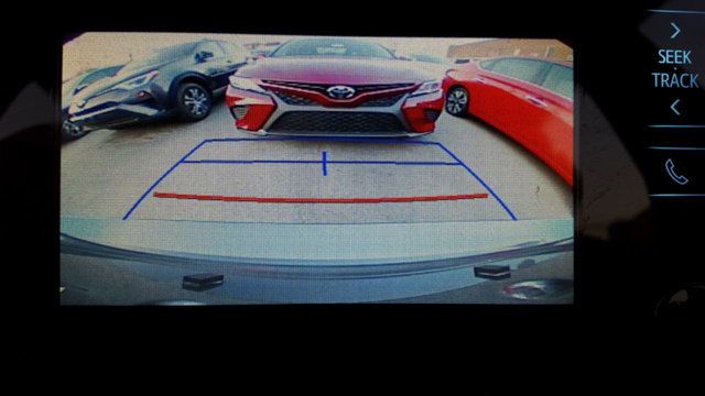 2018 Toyota Corolla LE - 18064632 - 25