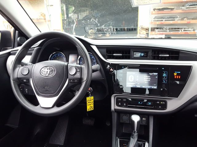 2018 Toyota Corolla LE - 18064635 - 9