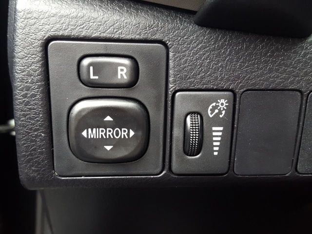 2018 Toyota Corolla LE - 18064635 - 17