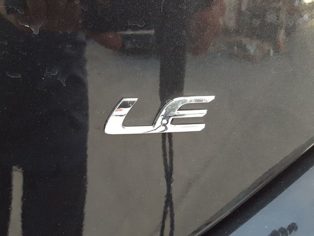 2018 Toyota Corolla LE - 18064635 - 7