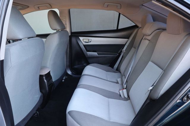 2018 Toyota Corolla LE - 23095860 - 18