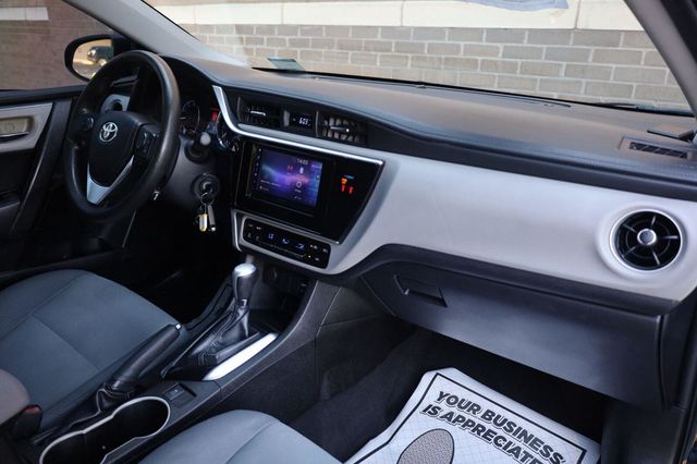 2018 Toyota Corolla LE - 23095860 - 25