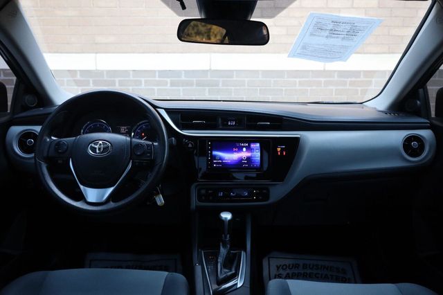 2018 Toyota Corolla LE - 23095860 - 27