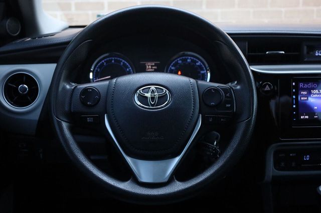 2018 Toyota Corolla LE - 23095860 - 28