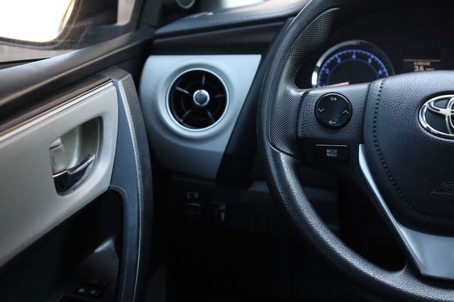 2018 Toyota Corolla LE - 23095860 - 29