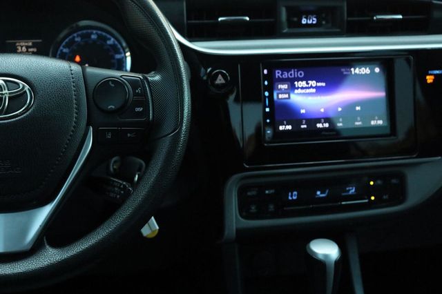 2018 Toyota Corolla LE - 23095860 - 30
