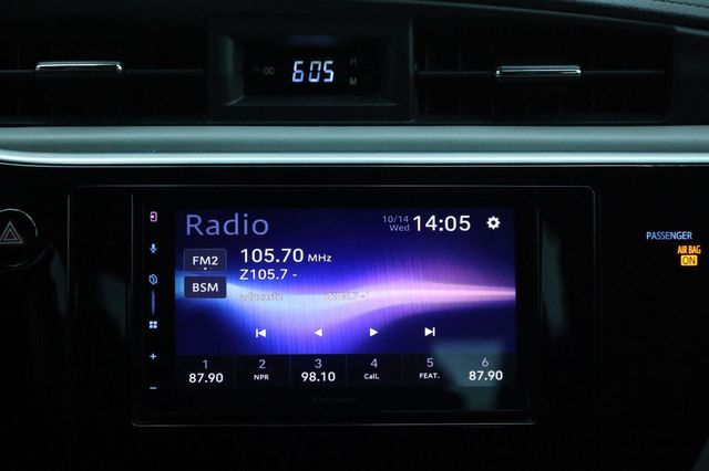 2018 Toyota Corolla LE - 23095860 - 35