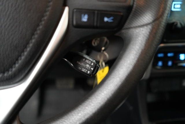 2018 Toyota Corolla LE - 23084414 - 18
