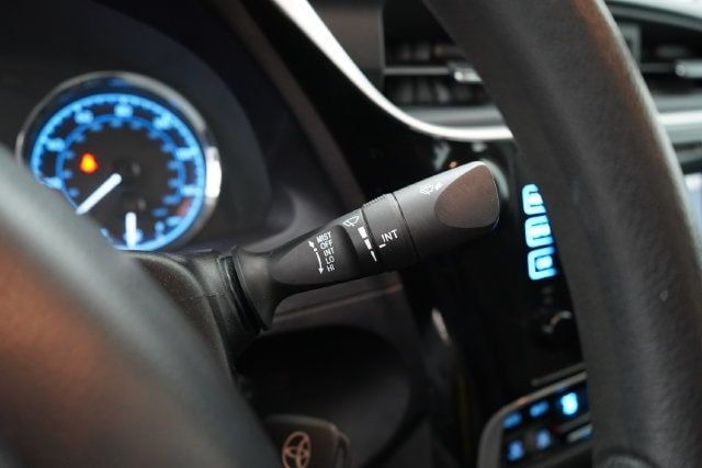2018 Toyota Corolla LE - 23084414 - 19