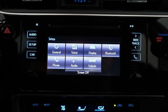 2018 Toyota Corolla LE - 23084414 - 26