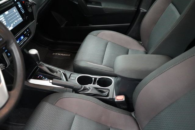 2018 Toyota Corolla LE - 23084414 - 30