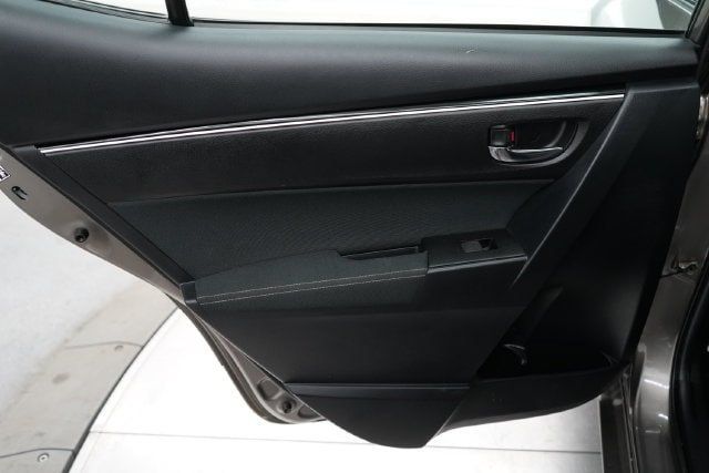 2018 Toyota Corolla LE - 23084414 - 31