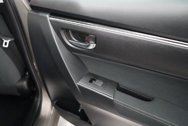 2018 Toyota Corolla LE - 23084414 - 36