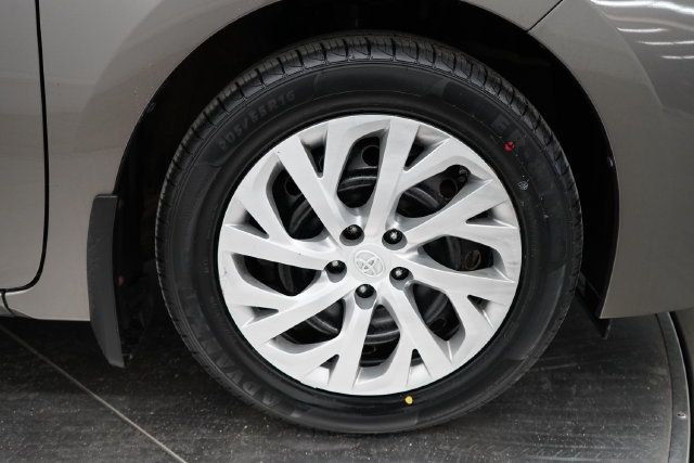 2018 Toyota Corolla LE - 23084414 - 42