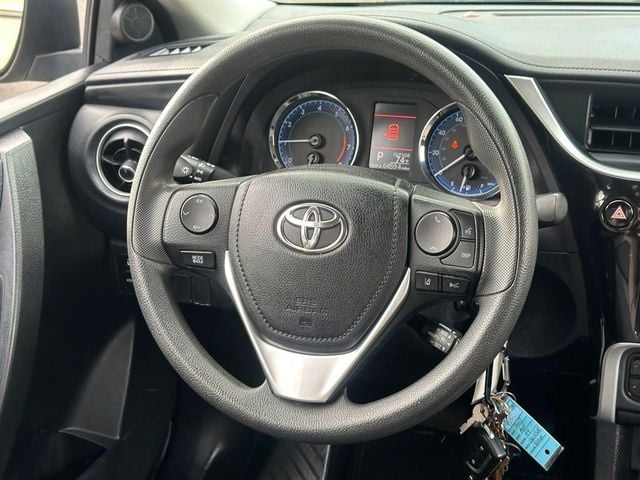 2018 Toyota Corolla LE CVT - 22765318 - 17