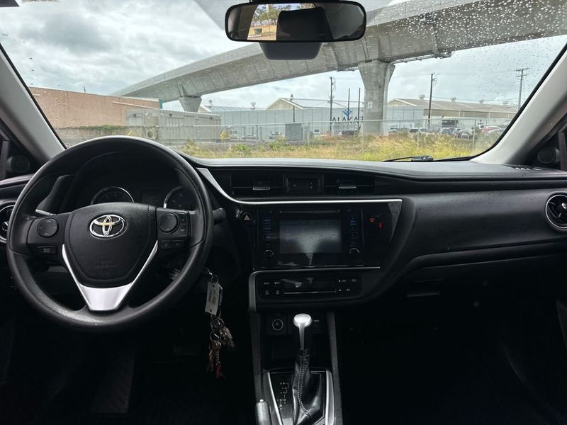 2018 Toyota Corolla LE CVT - 23033577 - 12
