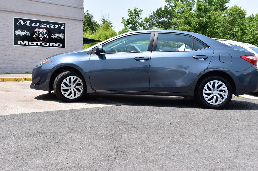 2018 Toyota Corolla LE photo 2