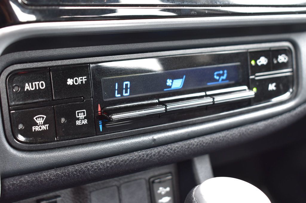 2018 Toyota Corolla LE CVT - 23061545 - 13
