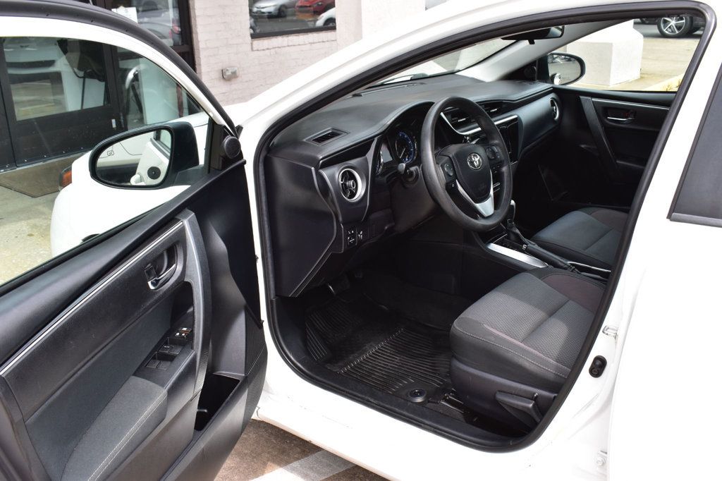 2018 Toyota Corolla LE CVT - 23061545 - 16