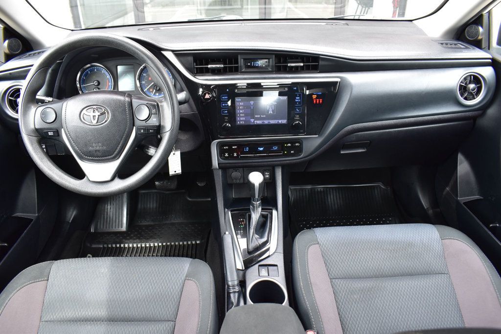 2018 Toyota Corolla LE CVT - 23061545 - 27