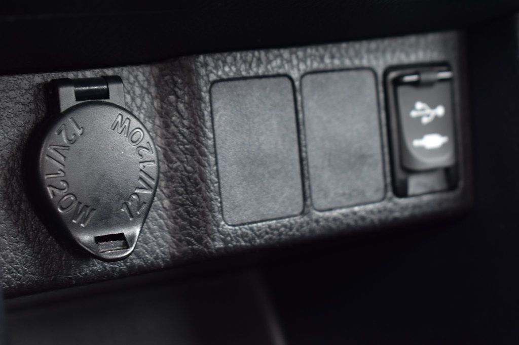 2018 Toyota Corolla LE CVT - 23061545 - 33