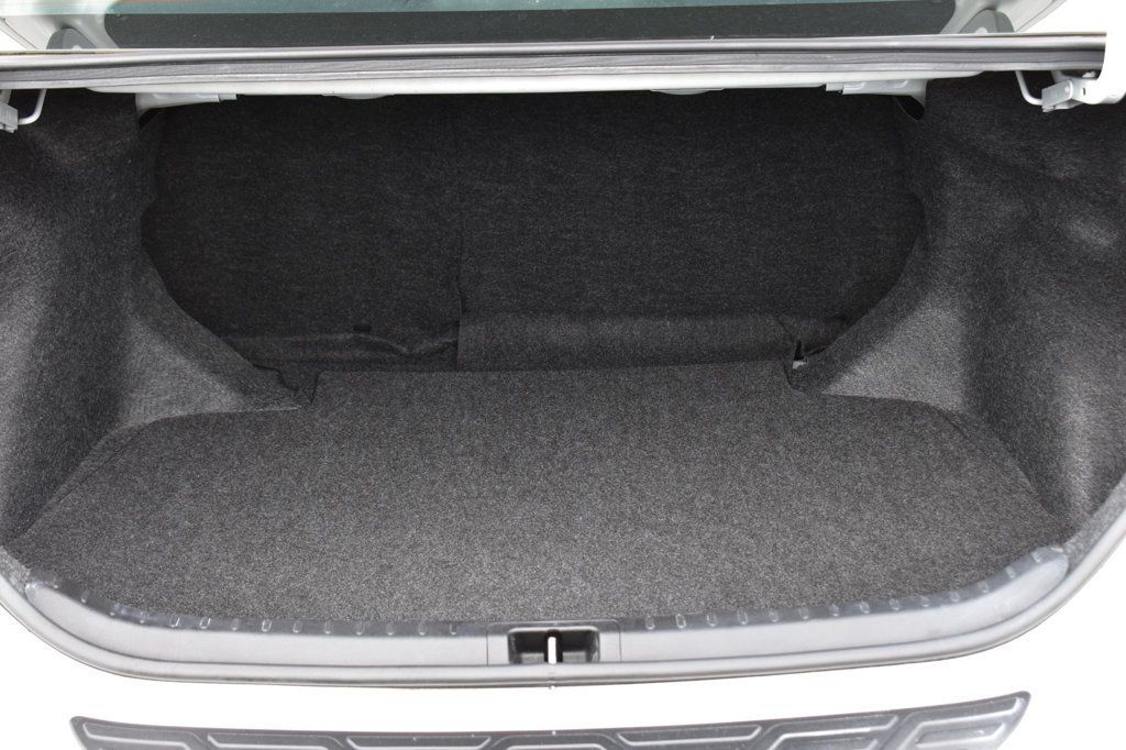 2018 Toyota Corolla LE CVT - 23061545 - 39