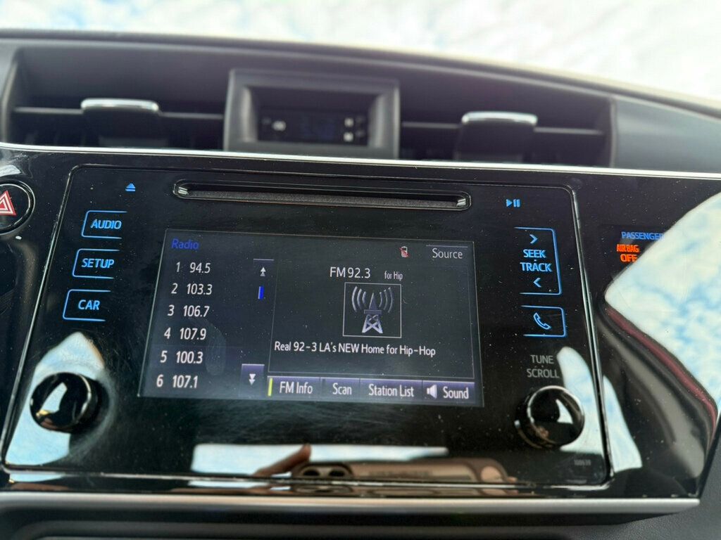 2018 Toyota Corolla LE photo 14