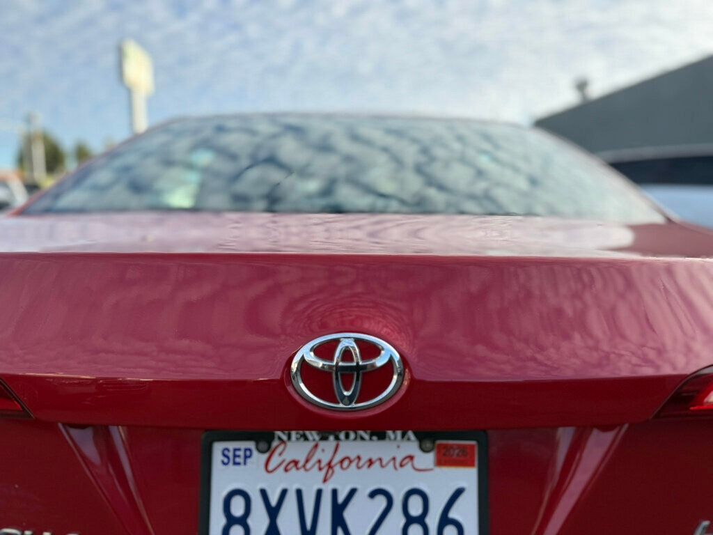 2018 Toyota Corolla LE photo 22