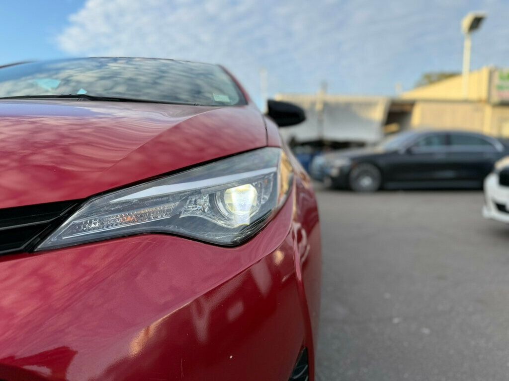 2018 Toyota Corolla LE photo 24