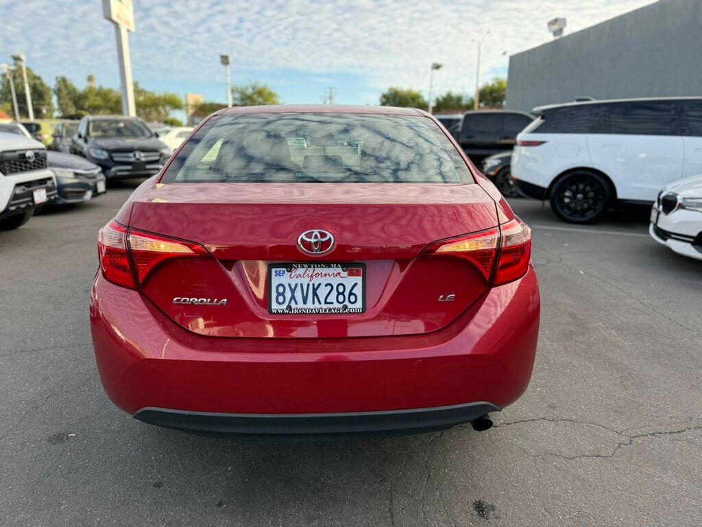 2018 Toyota Corolla LE photo 5