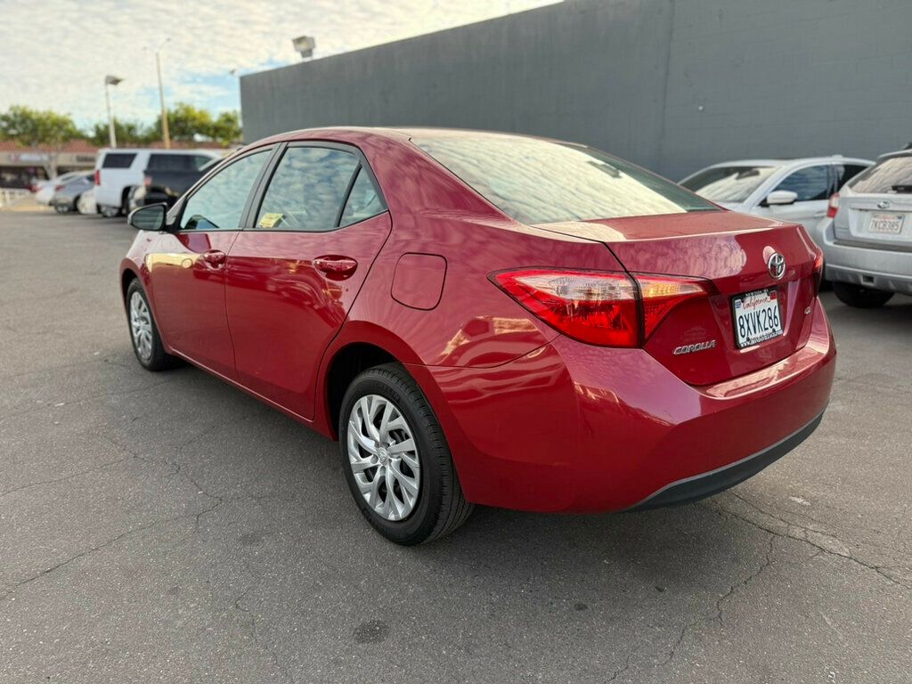 2018 Toyota Corolla LE photo 6
