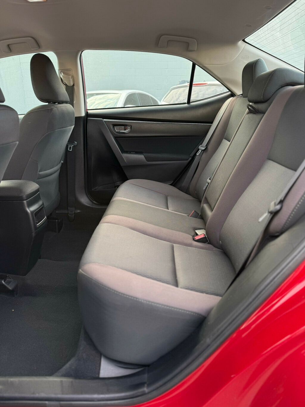 2018 Toyota Corolla LE photo 8
