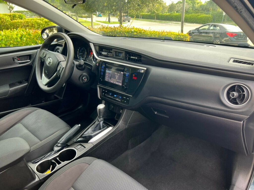 2018 Toyota Corolla LE CVT - 22565778 - 10